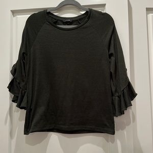 Banana republic woman’s blouse with ruffle sleeve